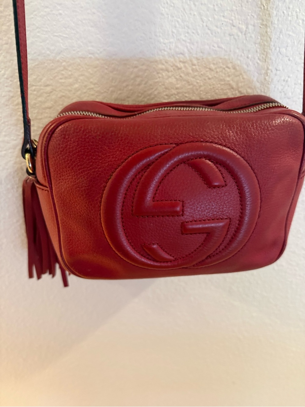 Gucci Red Pebbled Leather Crossbody with Tassel - Picture 2 of 12